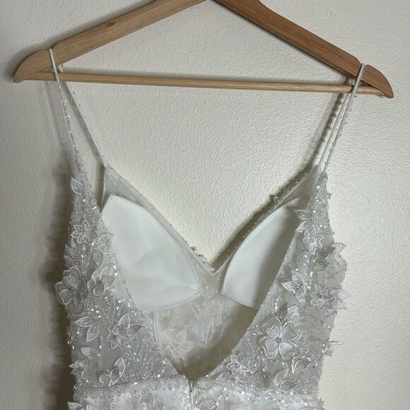 Mac Duggal APPLIQUED V NECK SLEEVELESS OPEN BACK A LINE GOWN embellished dress - Picture 10 of 16